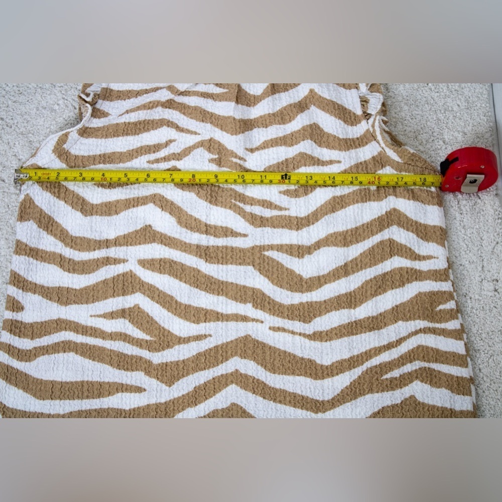 New! Loft Tiger Print Textured Ruffle Women’s Top in Desert Dune Size Medium - Picture 4 of 8